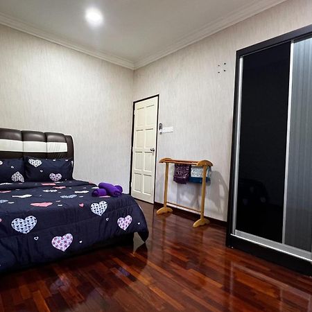 Yb Guest House 4 Bilik 5 Katil Chukai Екстериор снимка