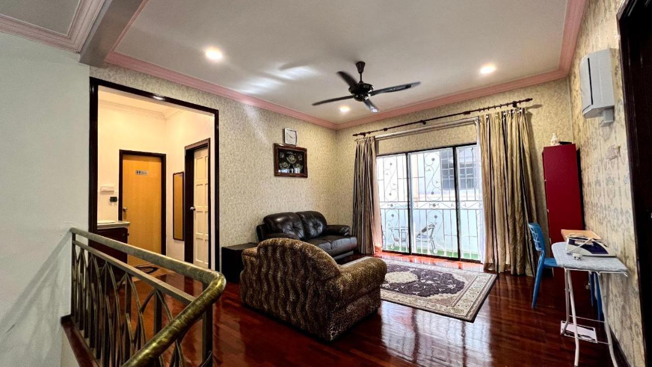 Yb Guest House 4 Bilik 5 Katil Chukai Екстериор снимка