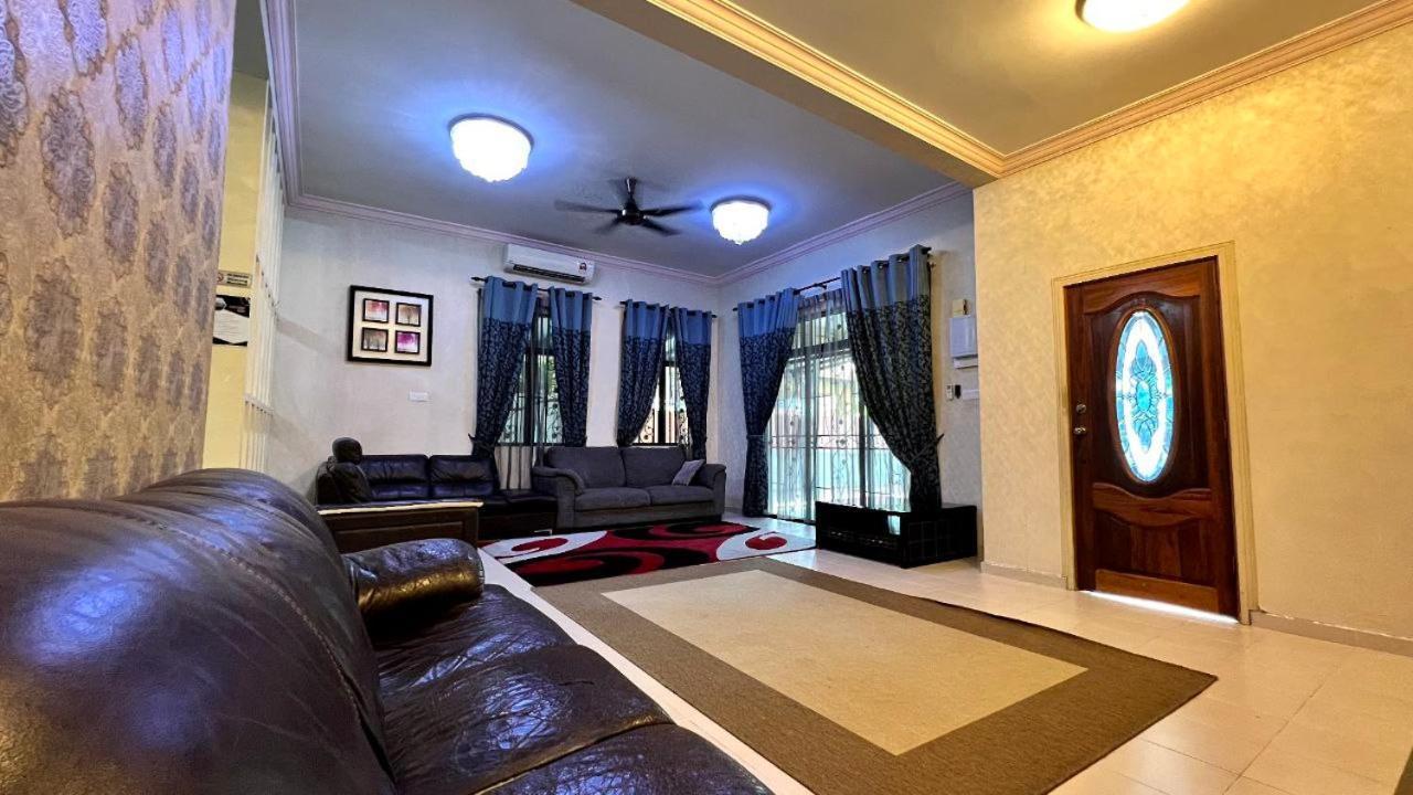 Yb Guest House 4 Bilik 5 Katil Chukai Екстериор снимка