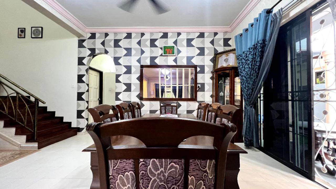 Yb Guest House 4 Bilik 5 Katil Chukai Екстериор снимка