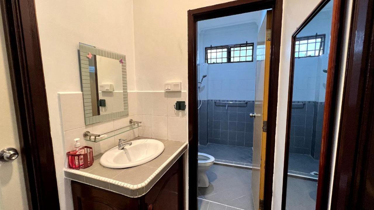 Yb Guest House 4 Bilik 5 Katil Chukai Екстериор снимка