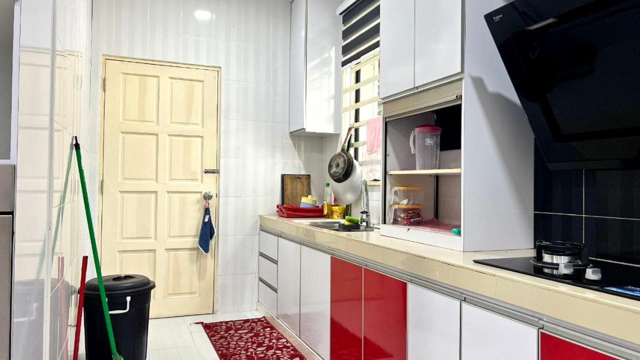 Yb Guest House 4 Bilik 5 Katil Chukai Екстериор снимка